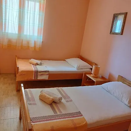 Lucija * Brodarica (Sibenik-Knin)