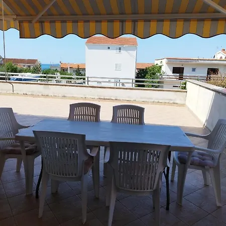 Lucija Brodarica (Sibenik-Knin)