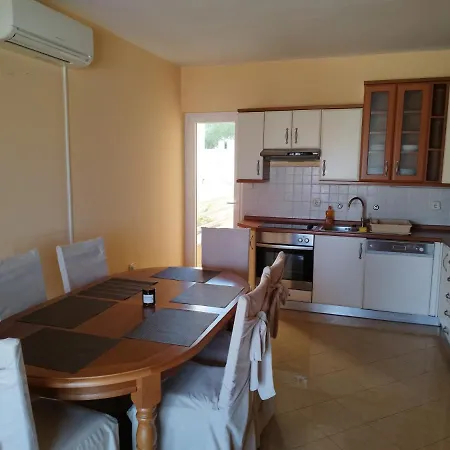 Lucija Appartement *