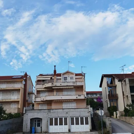 Lucija Brodarica (Sibenik-Knin)