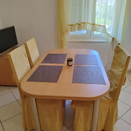 Lucija Apartmán *